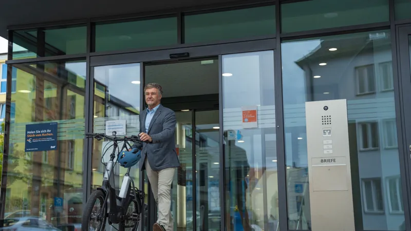 Cube Compact Hybrid 500 Electric Bike in Grey/White-6